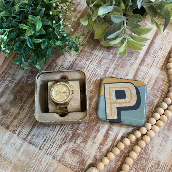 Gold FOSSIL Wristwatch - Picture 1 of 4